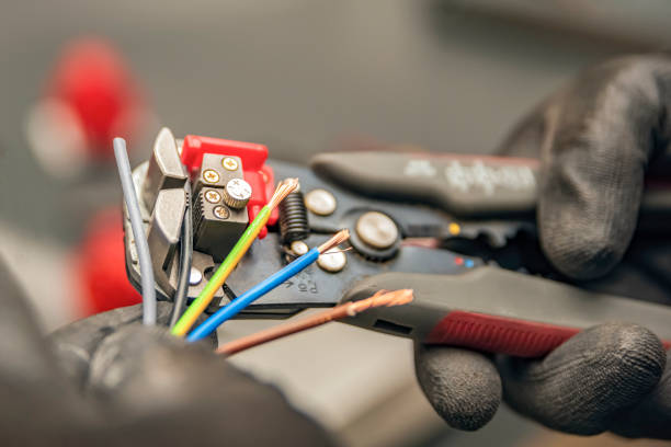 Best Circuit Breaker Repair  in Halls, TN